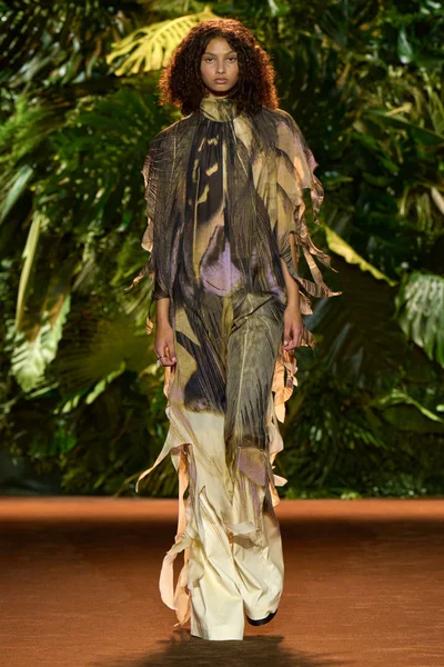 Look 28